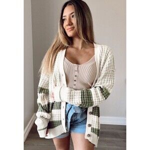 Womens Sweater Green Colorblock Textured Knit Buttoned Cardigan, Medium